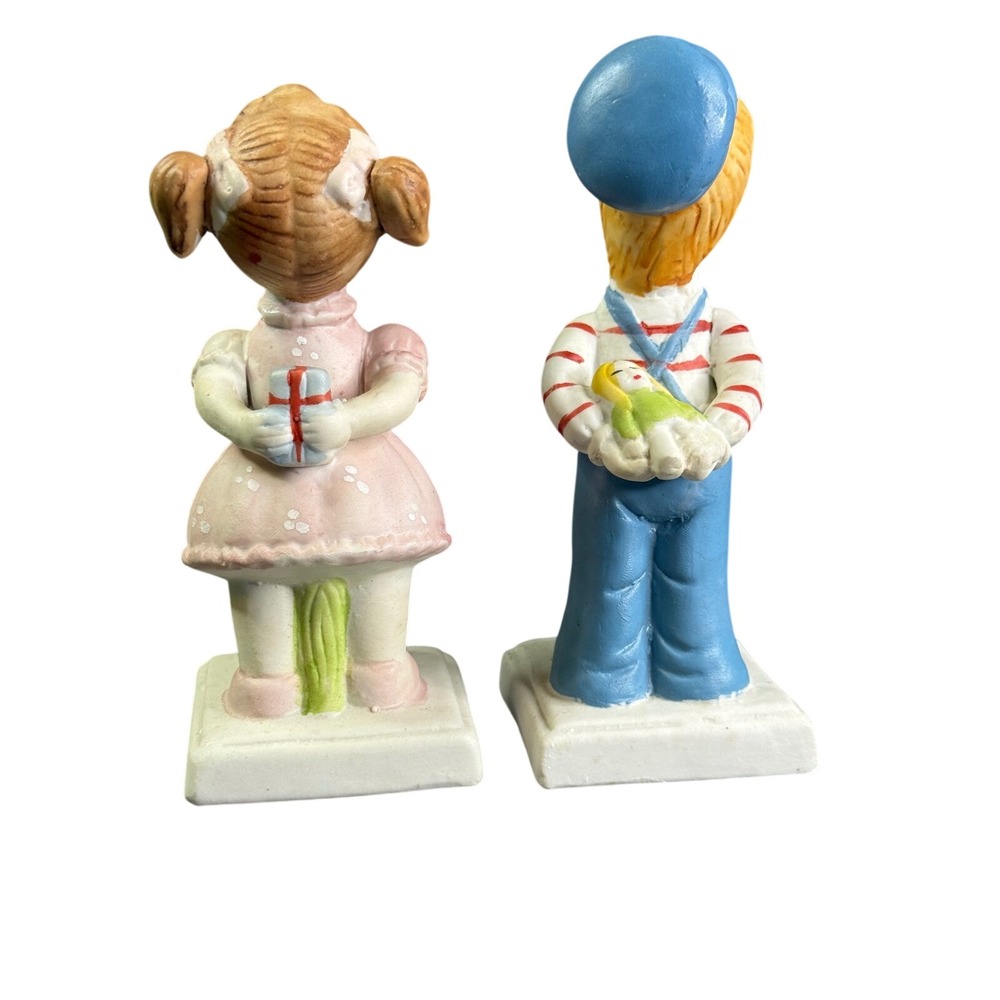 Vintage Ceramic Boy and Girl Figurines Kissing Couple‎ Mid-Century Kitsch Decor - Picture 4 of 13